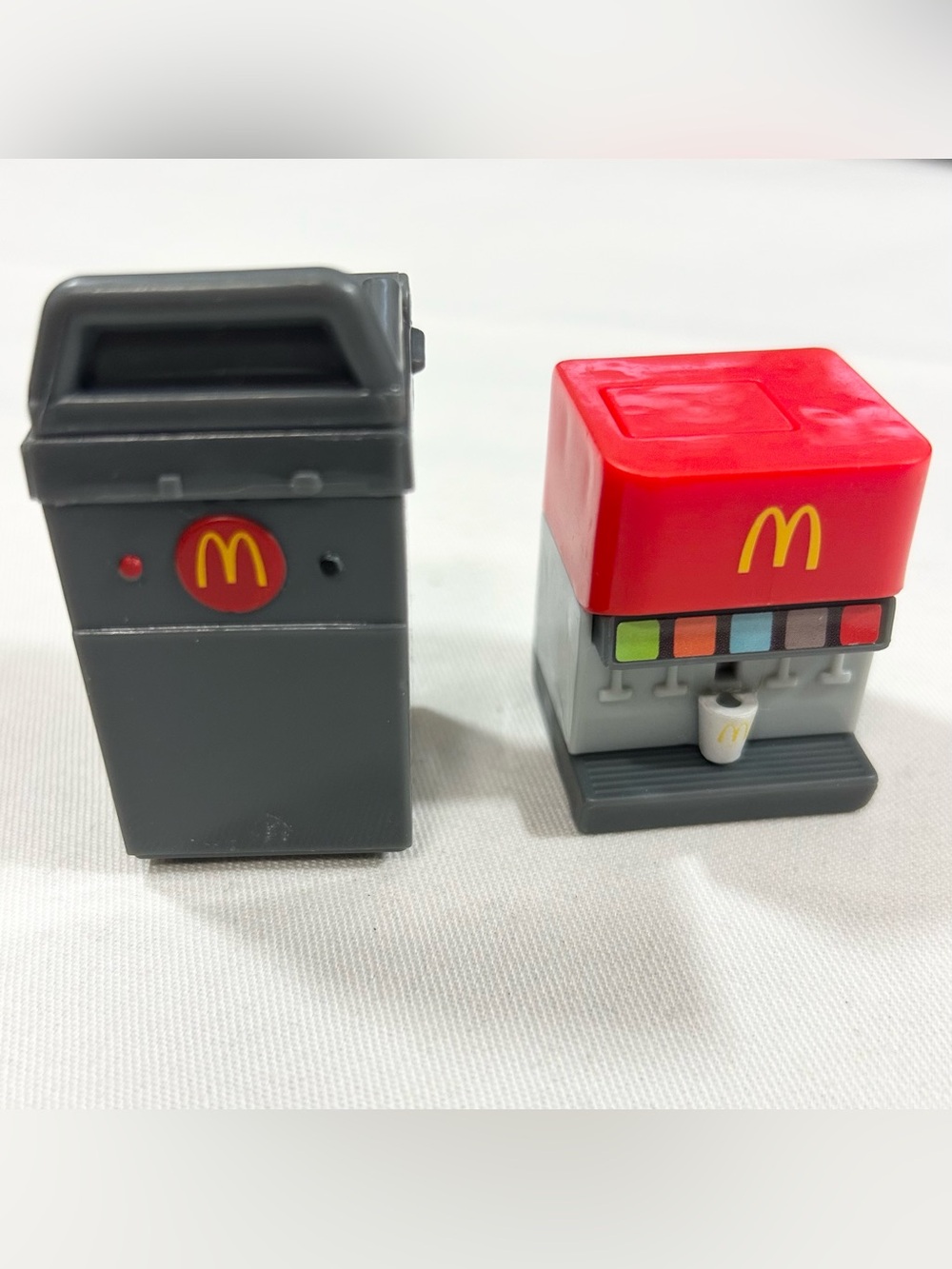 2025 McDonald’s Fountain Soda And BBQ Grill Mini Toys 1.5-2” Tall Mini Playset